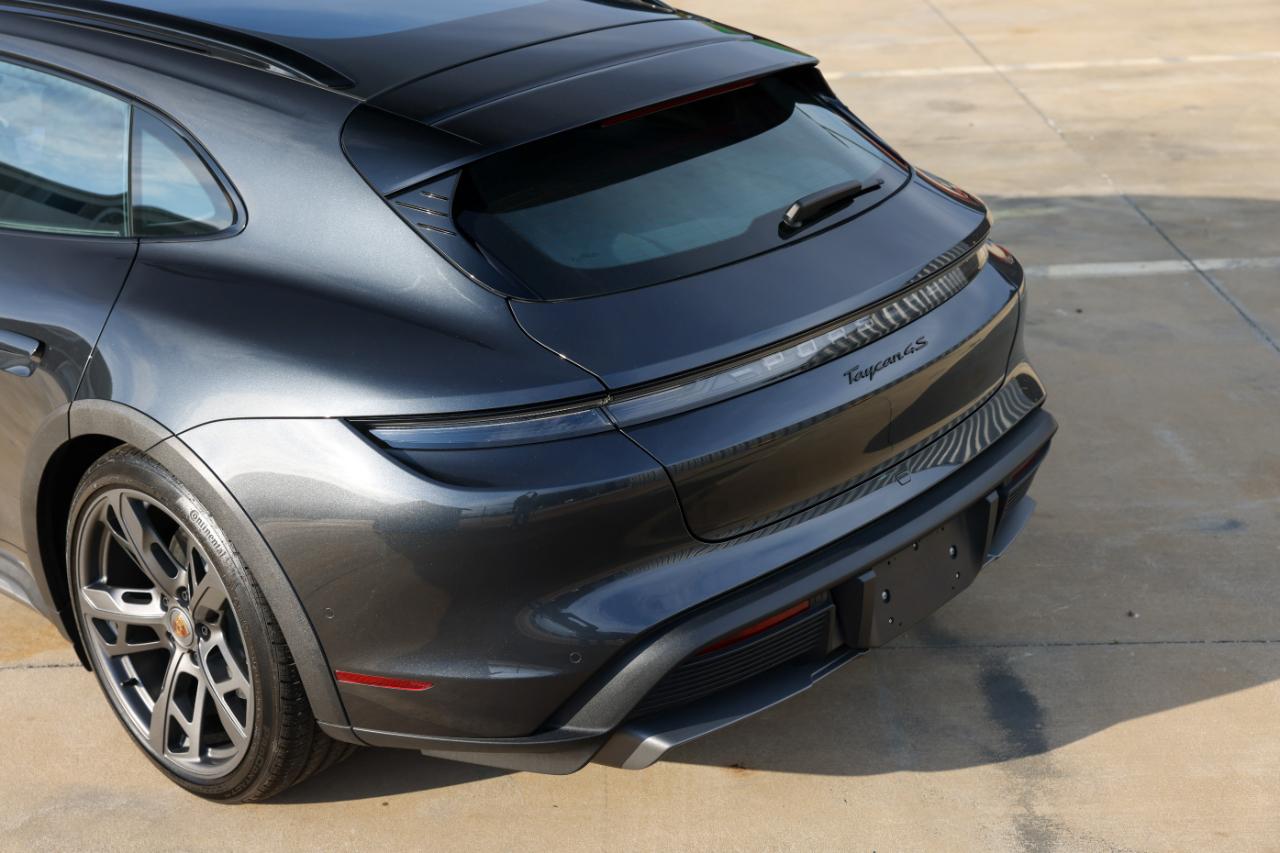 Porsche Taycan  2023