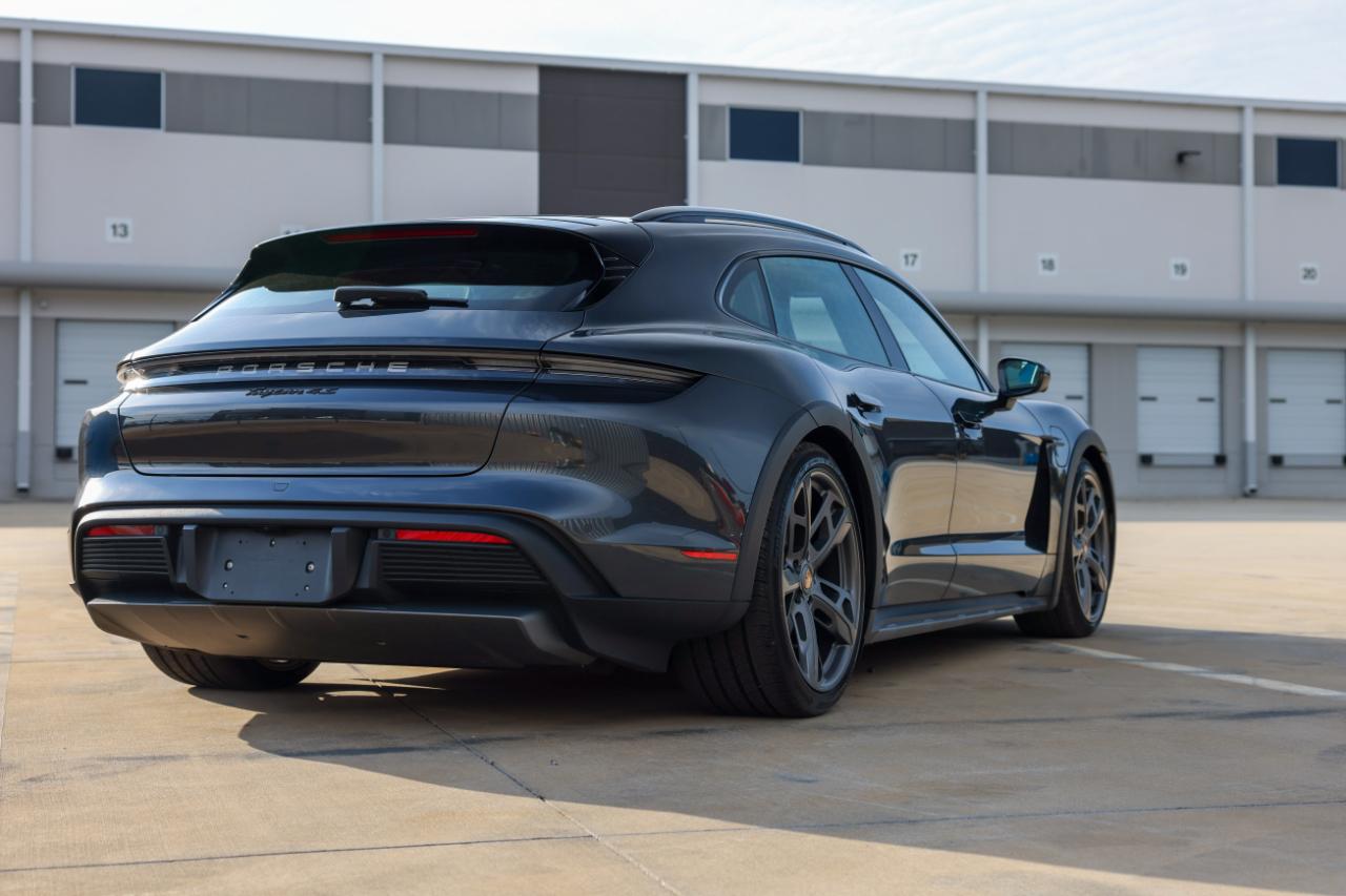 Porsche Taycan  2023