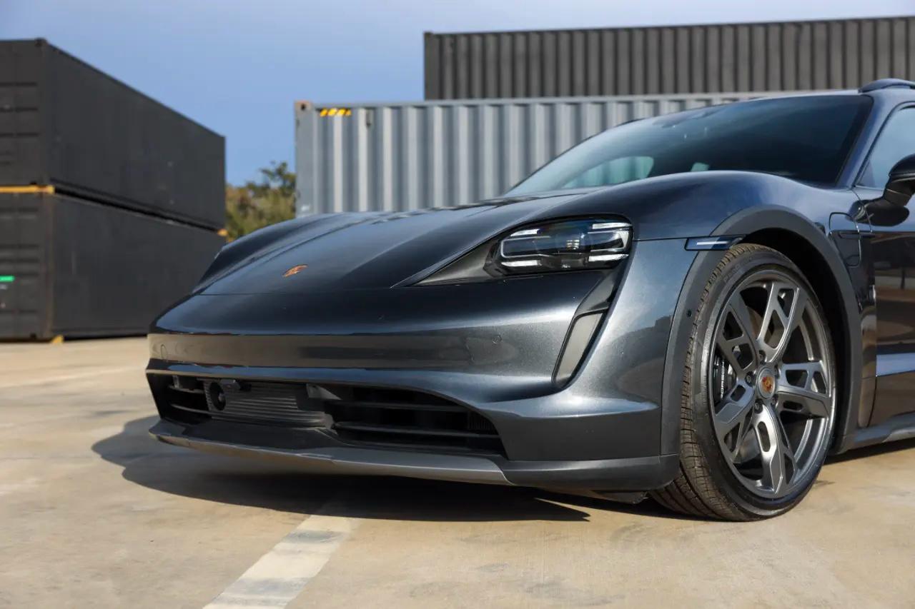 Porsche Taycan  2023