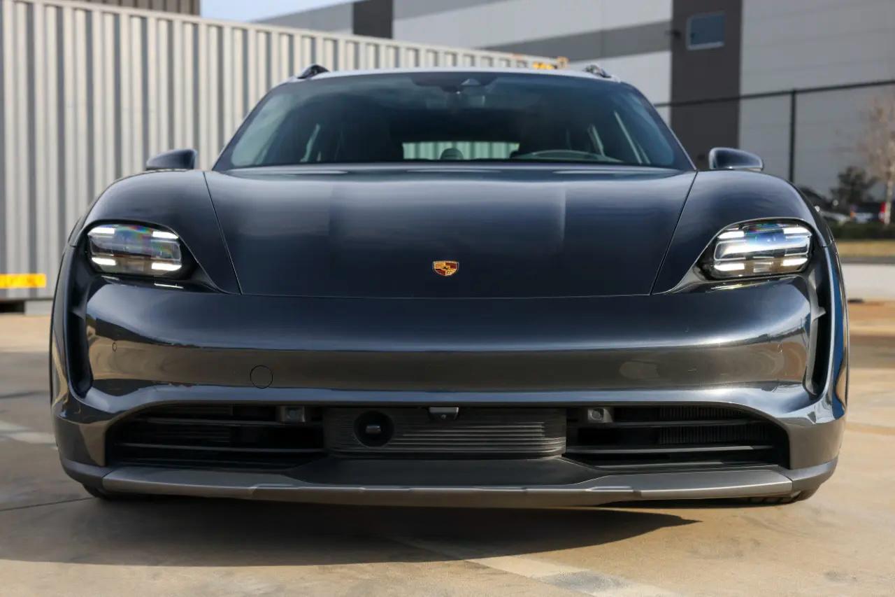 Porsche Taycan  2023