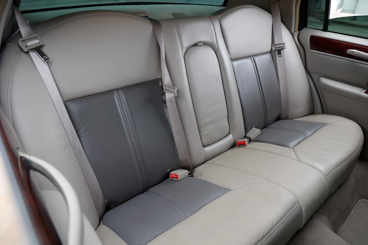 Lincoln Town Car  2005