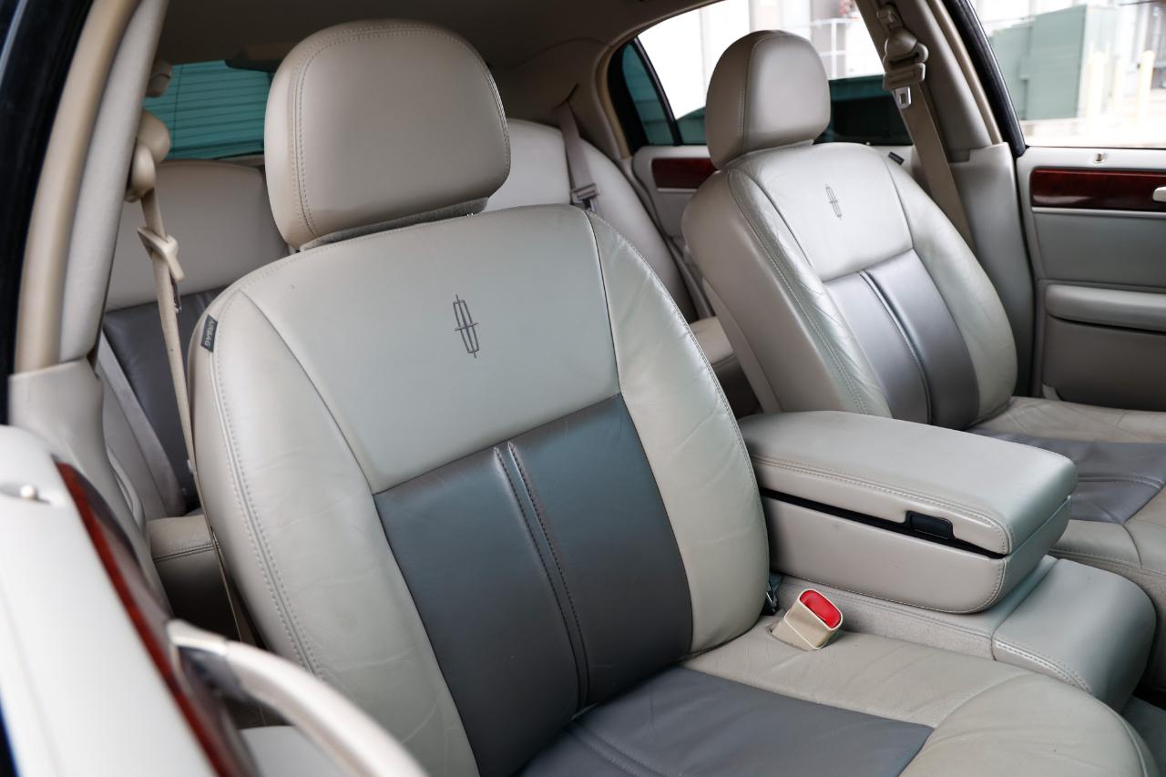 Lincoln Town Car  2005