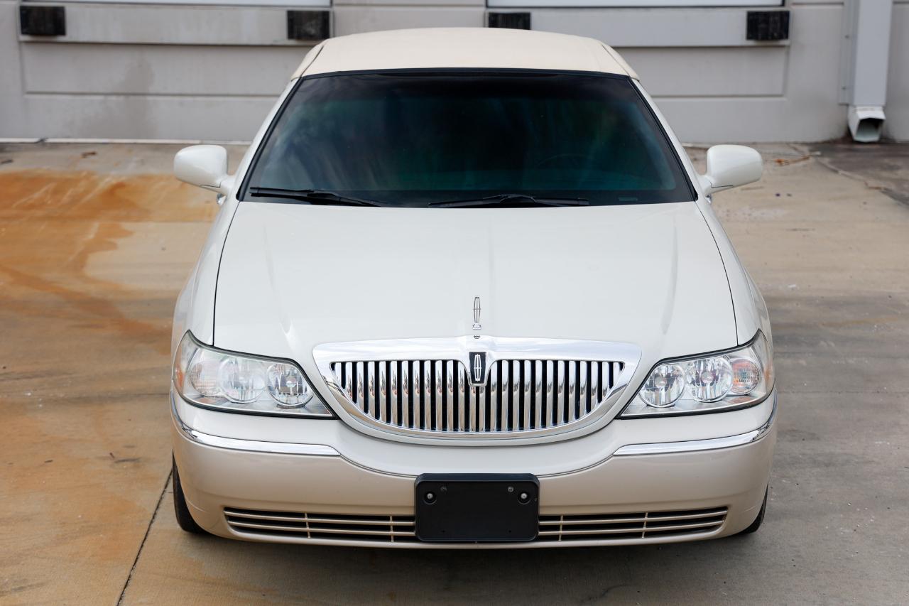 Lincoln Town Car  2005
