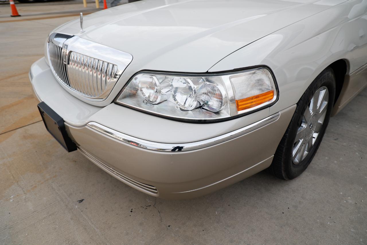 Lincoln Town Car  2005
