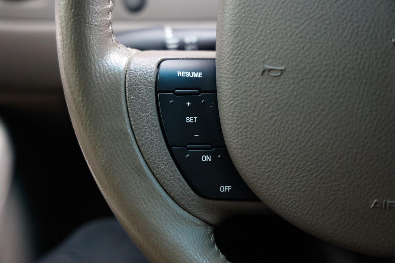 Lincoln Town Car  2005