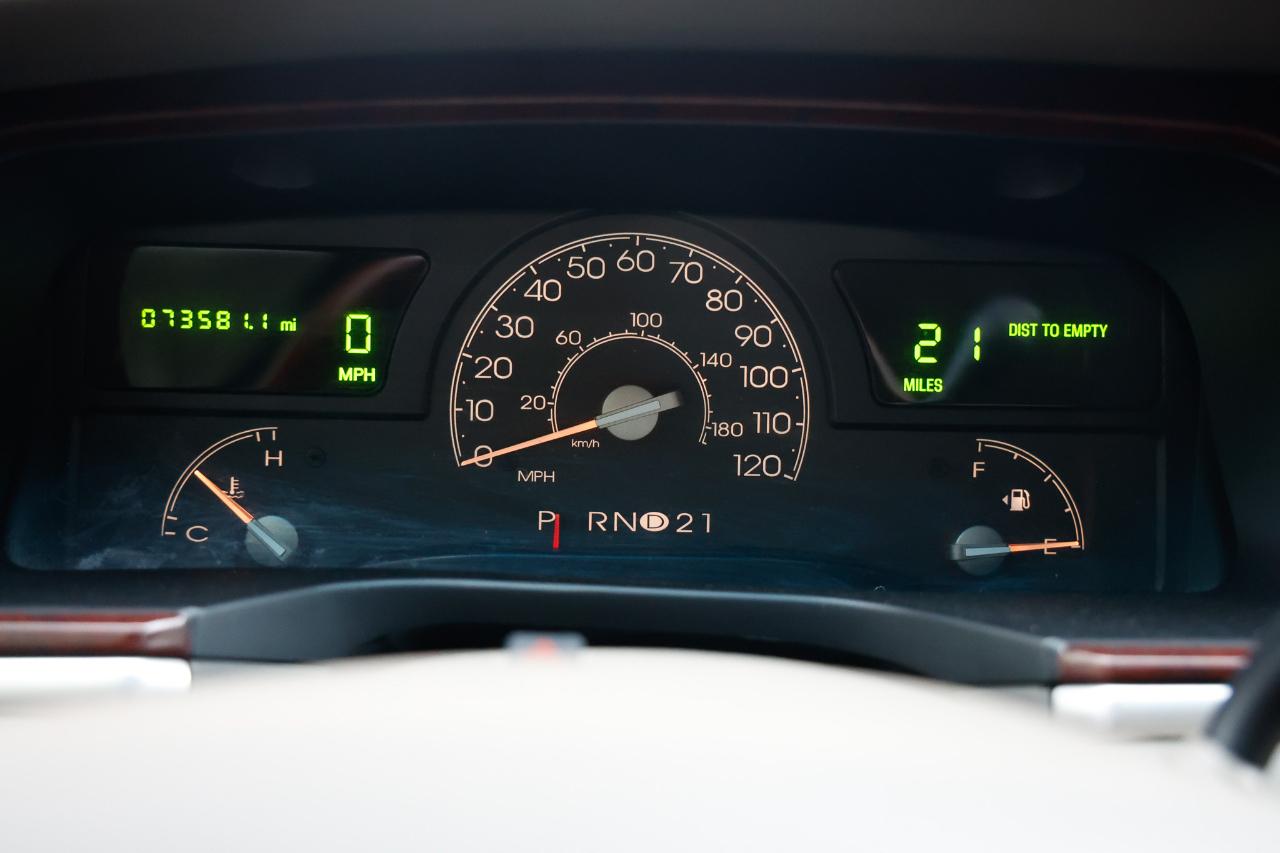 Lincoln Town Car  2005