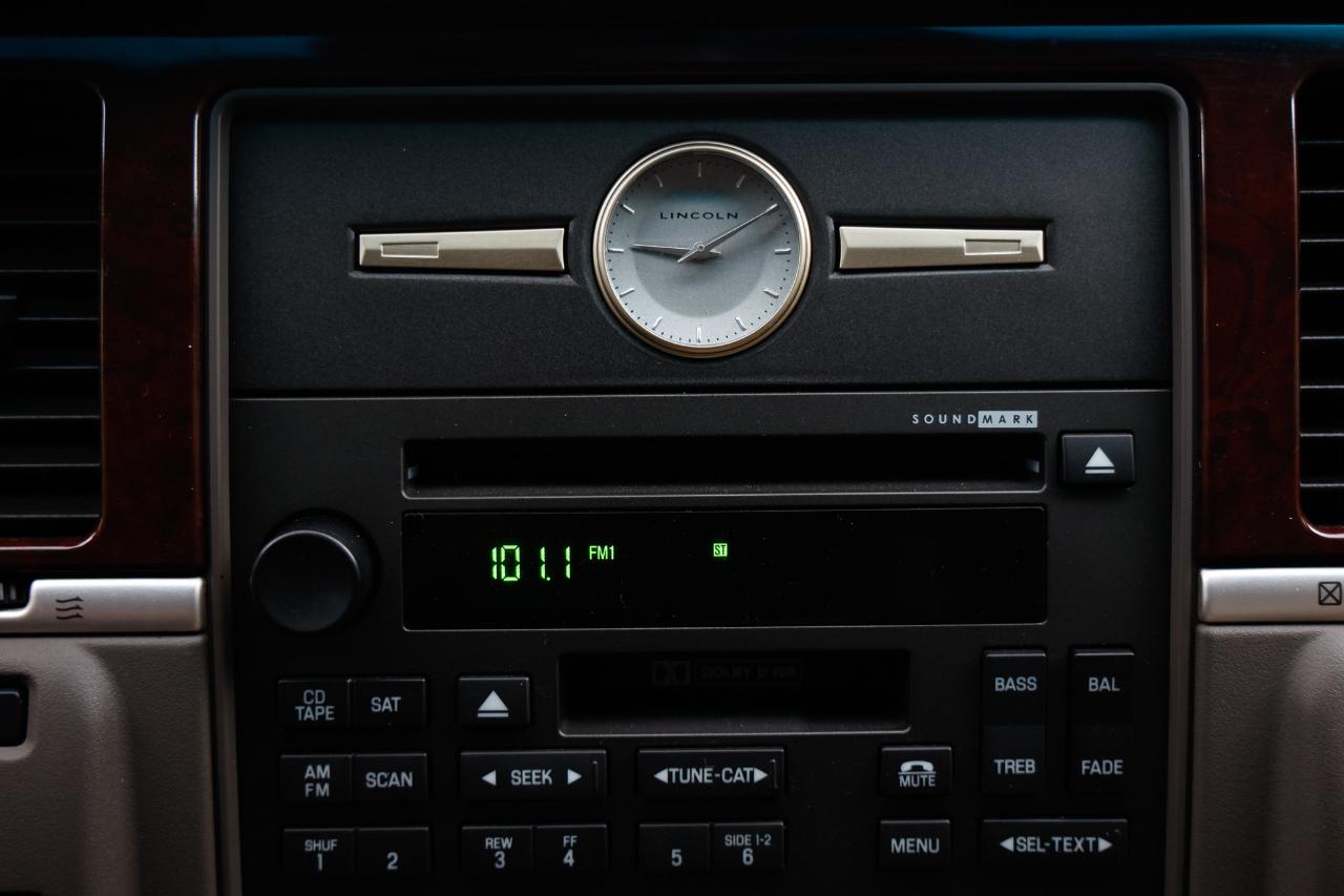 Lincoln Town Car  2005