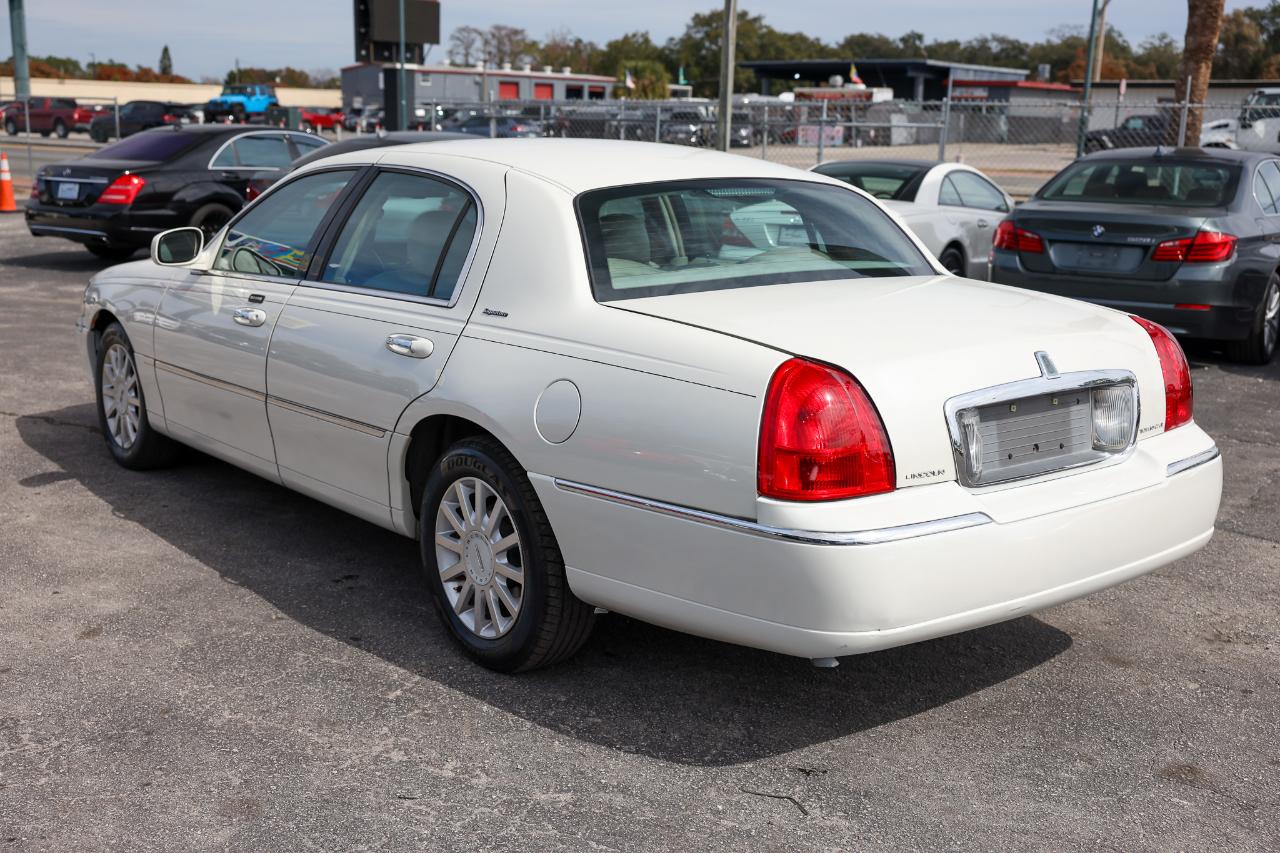 Lincoln Town Car  2006