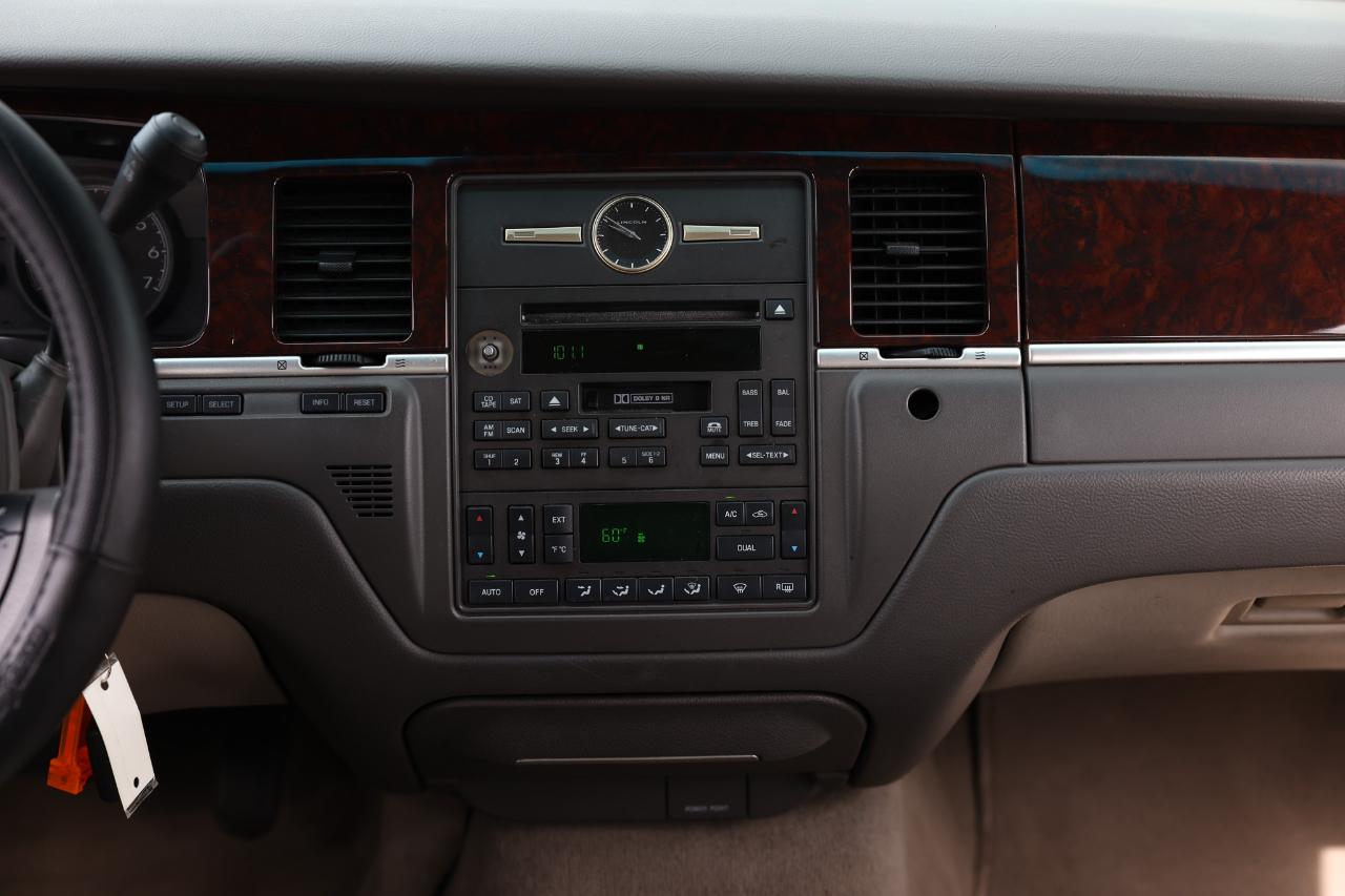 Lincoln Town Car  2006