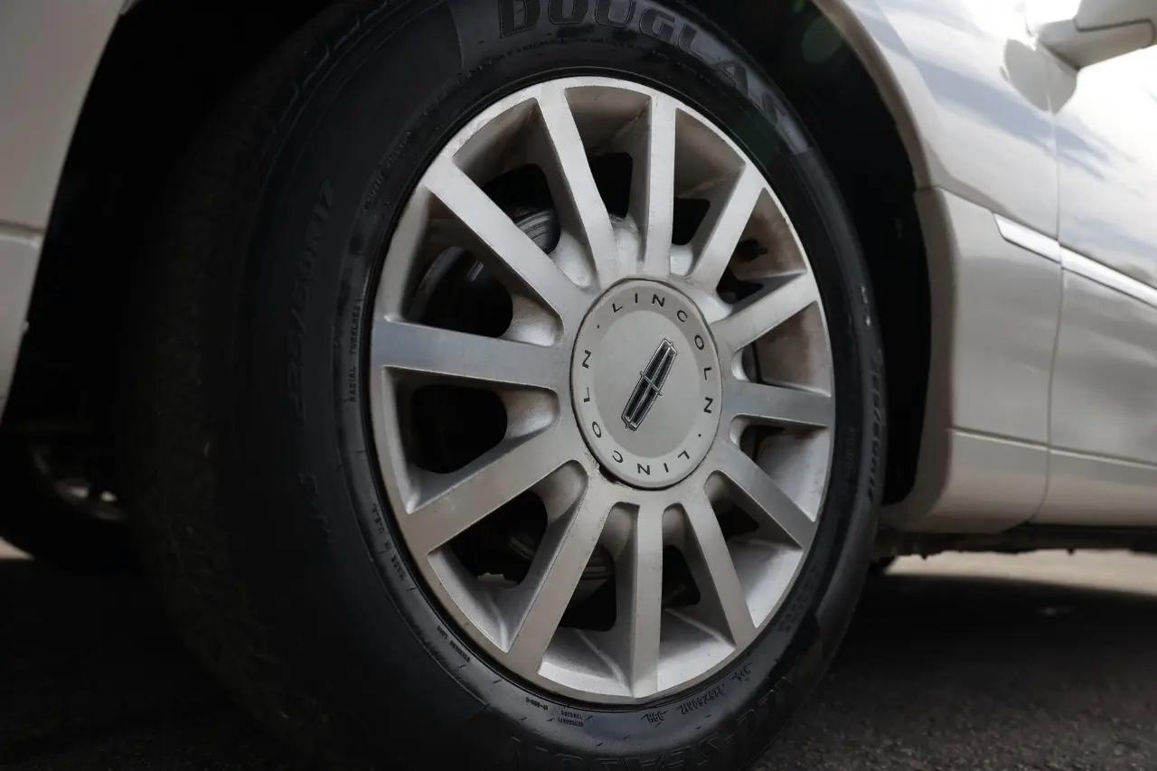 Lincoln Town Car  2006