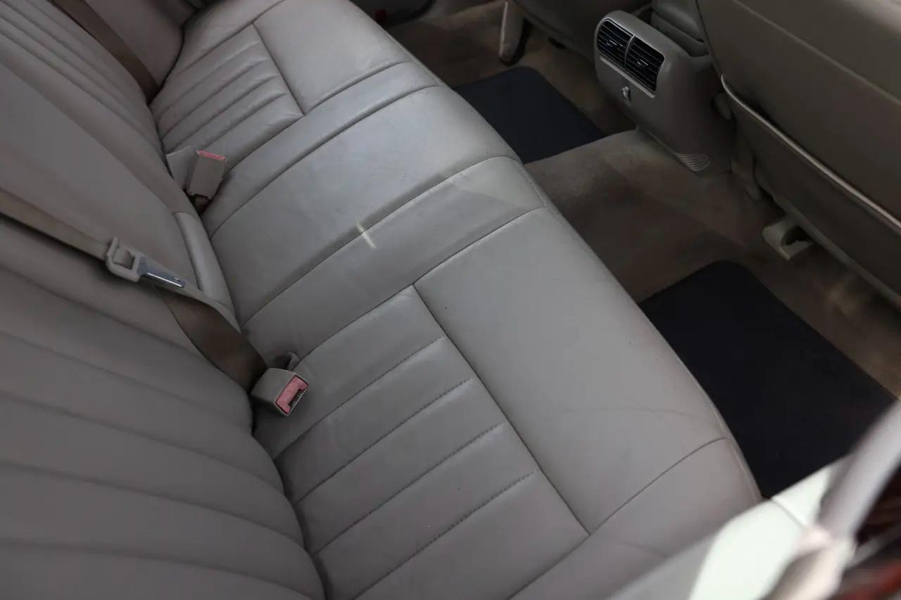 Lincoln Town Car  2006