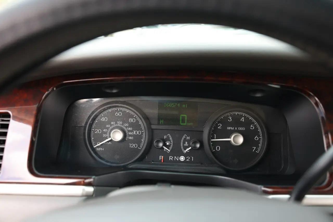 Lincoln Town Car  2006