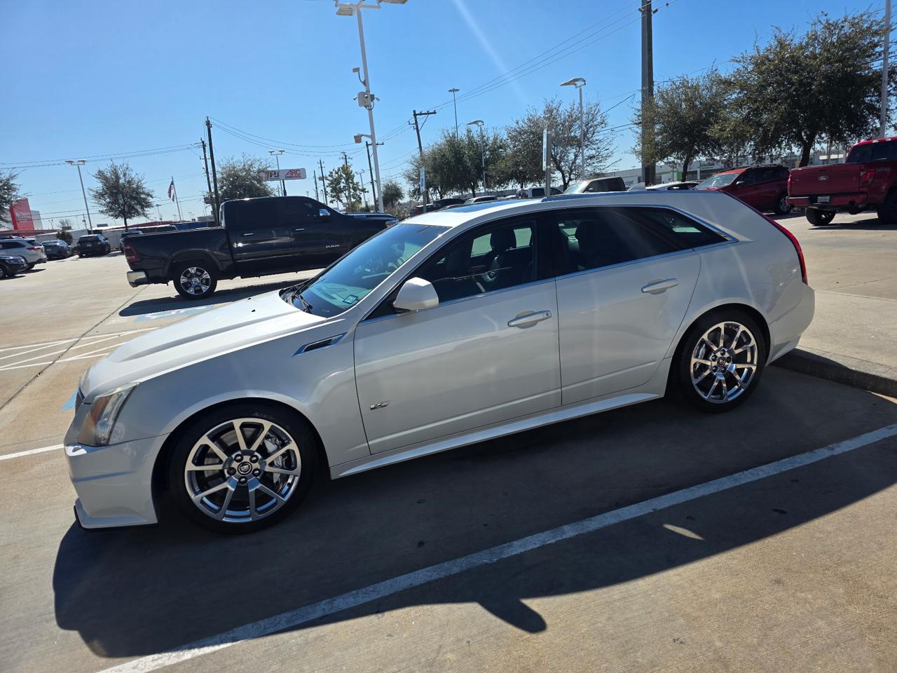 Cadillac CTS-V Wagon  2012