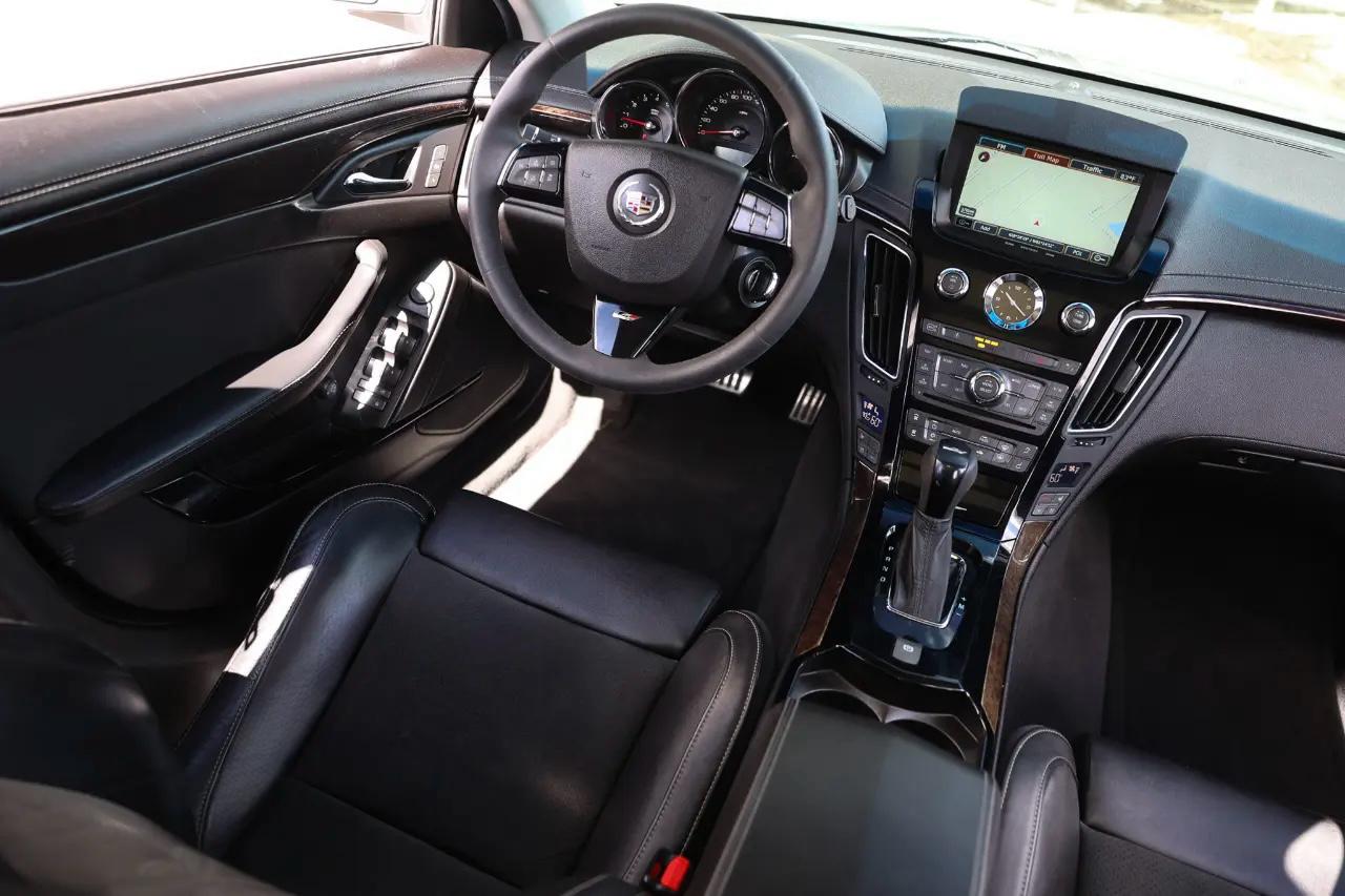 Cadillac CTS-V Wagon  2012