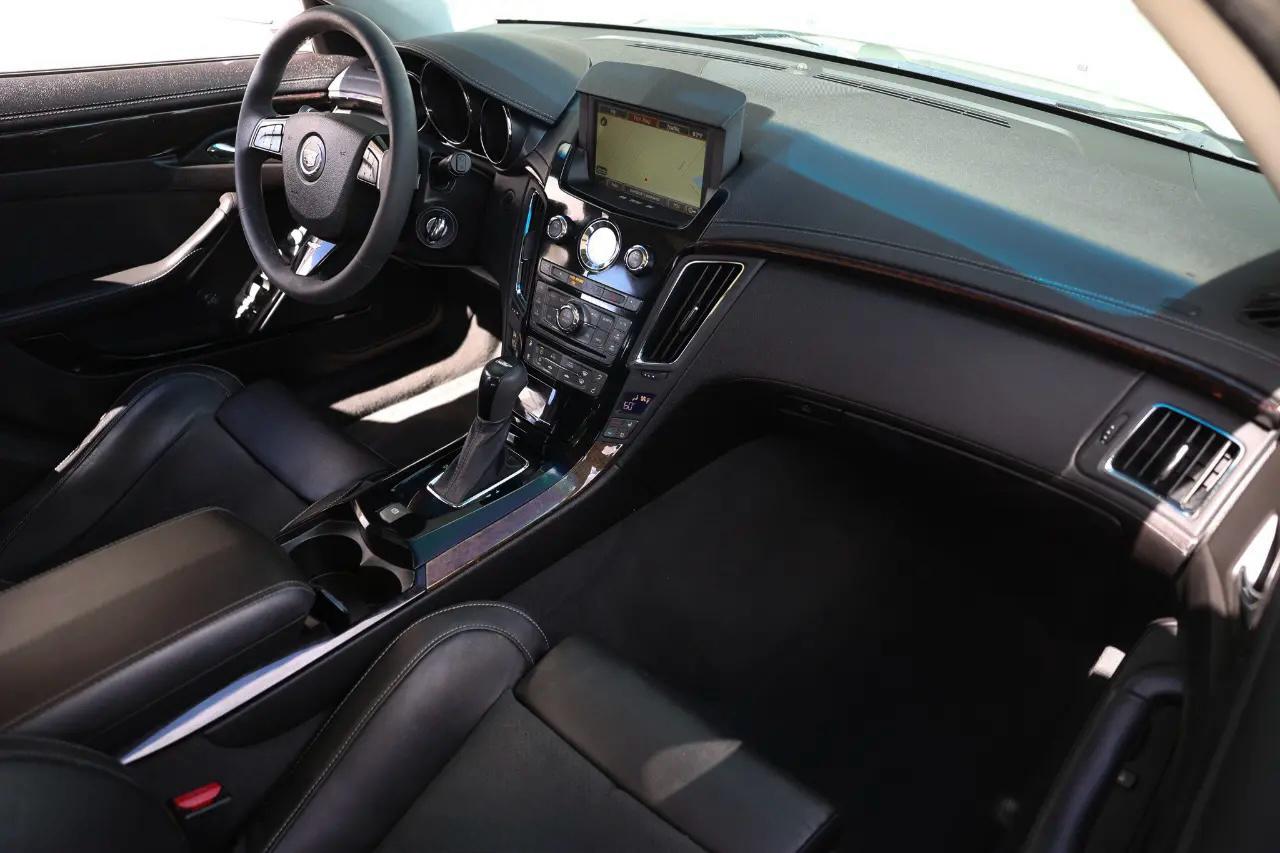 Cadillac CTS-V Wagon  2012