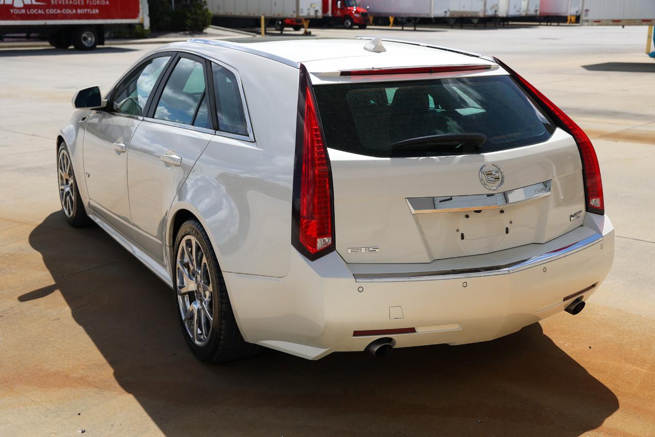 Cadillac CTS-V Wagon  2012