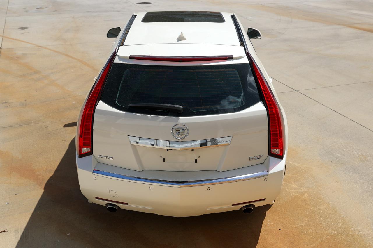 Cadillac CTS-V Wagon  2012