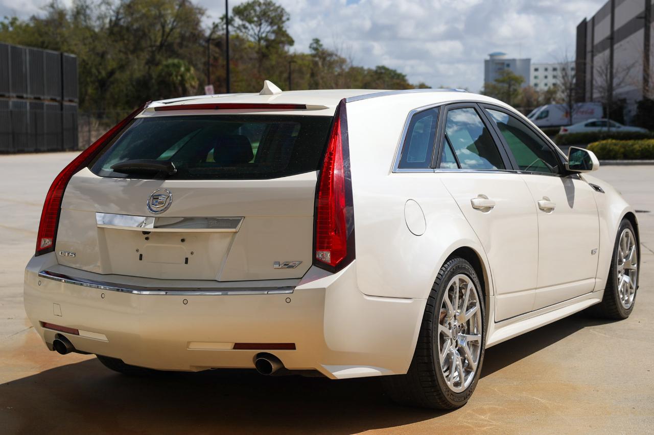 Cadillac CTS-V Wagon  2012