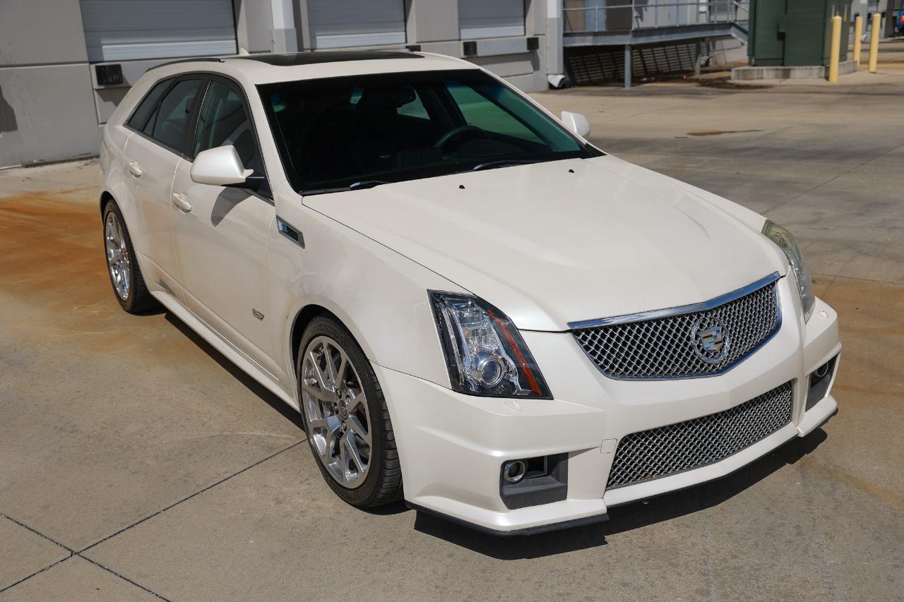 Cadillac CTS-V Wagon  2012