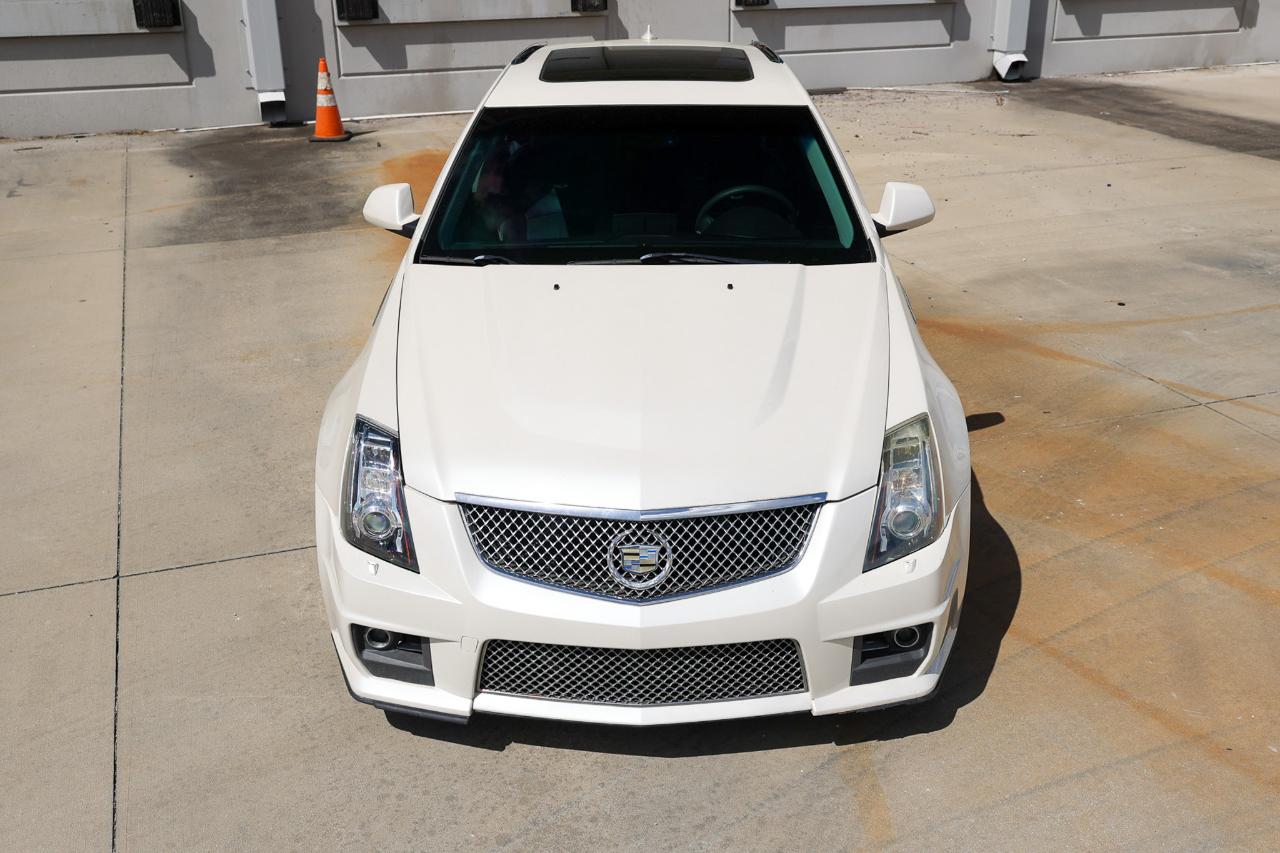 Cadillac CTS-V Wagon  2012