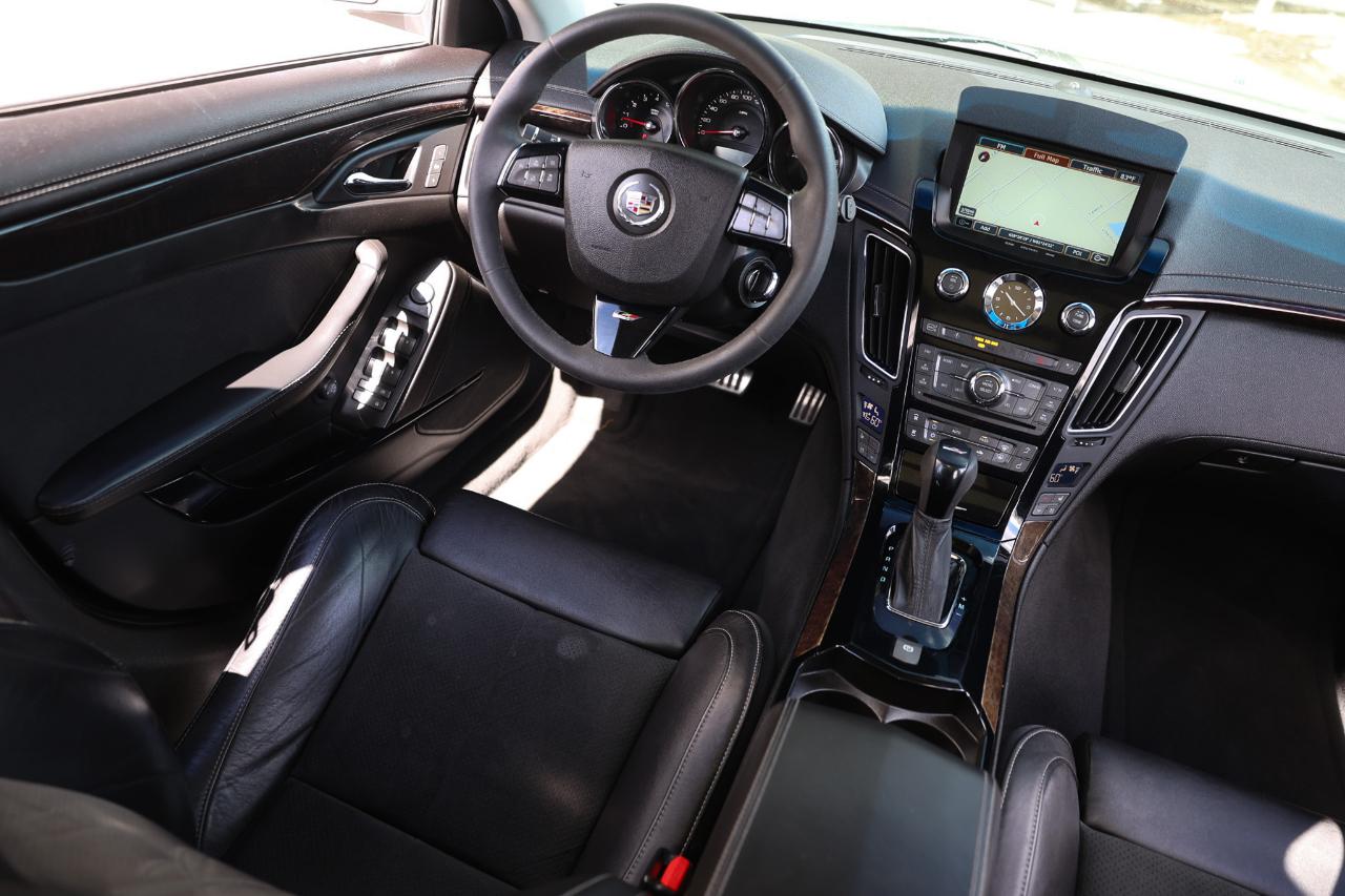 Cadillac CTS-V Wagon  2012