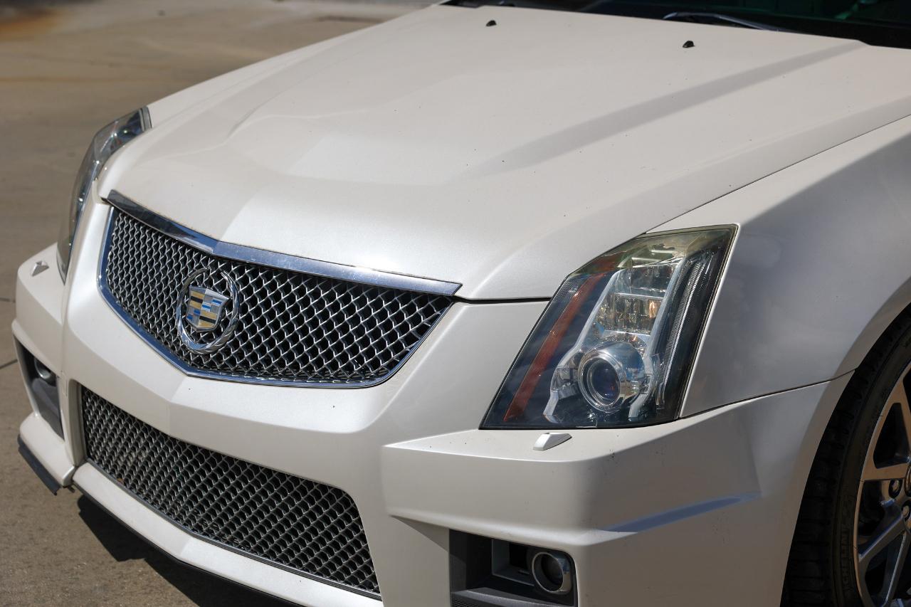 Cadillac CTS-V Wagon  2012