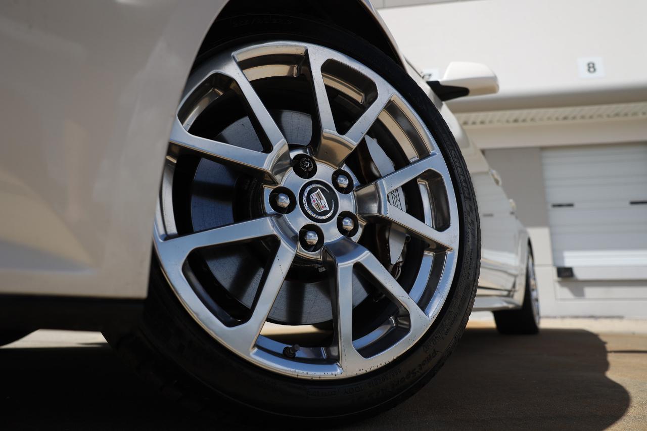 Cadillac CTS-V Wagon  2012