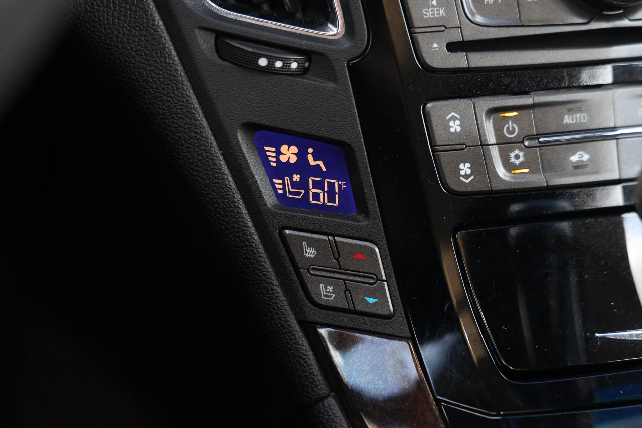 Cadillac CTS-V Wagon  2012