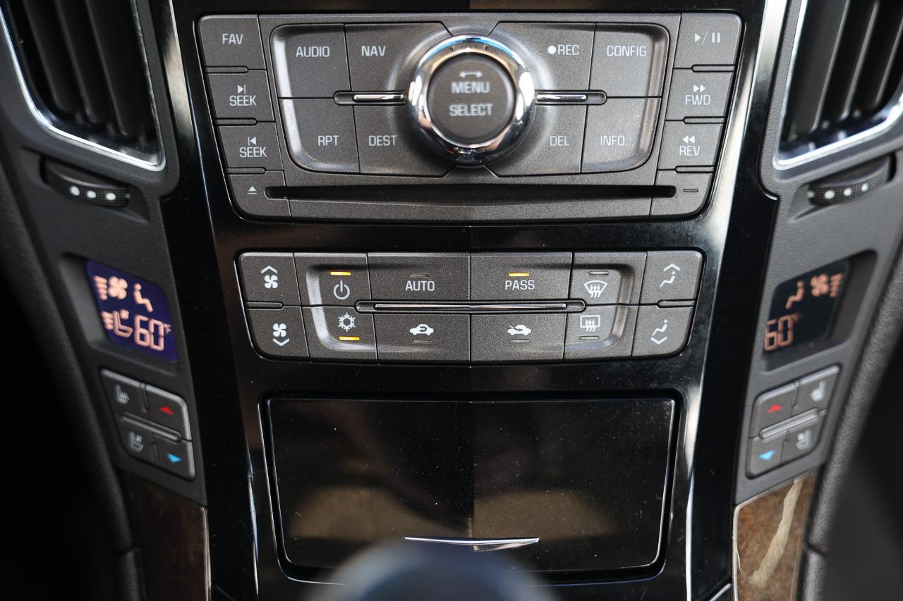 Cadillac CTS-V Wagon  2012