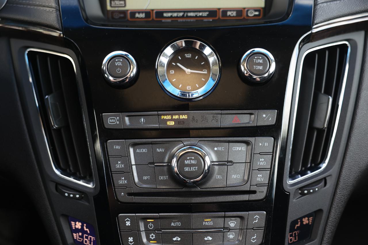 Cadillac CTS-V Wagon  2012