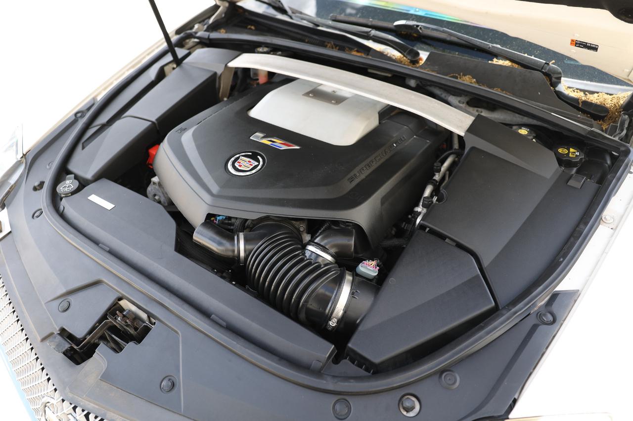 Cadillac CTS-V Wagon  2012