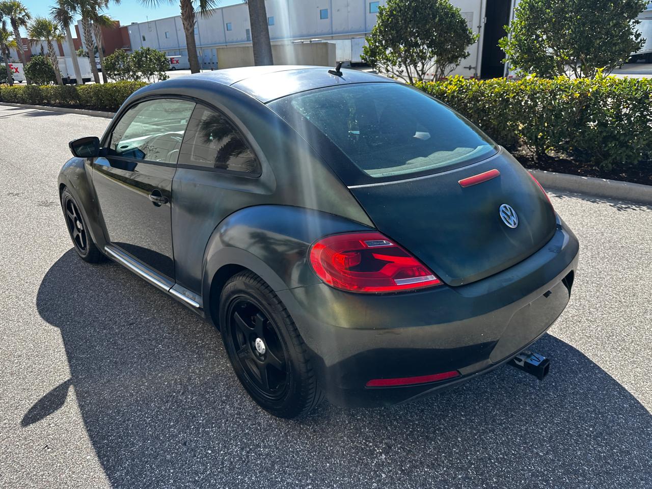 Volkswagen Beetle  2012