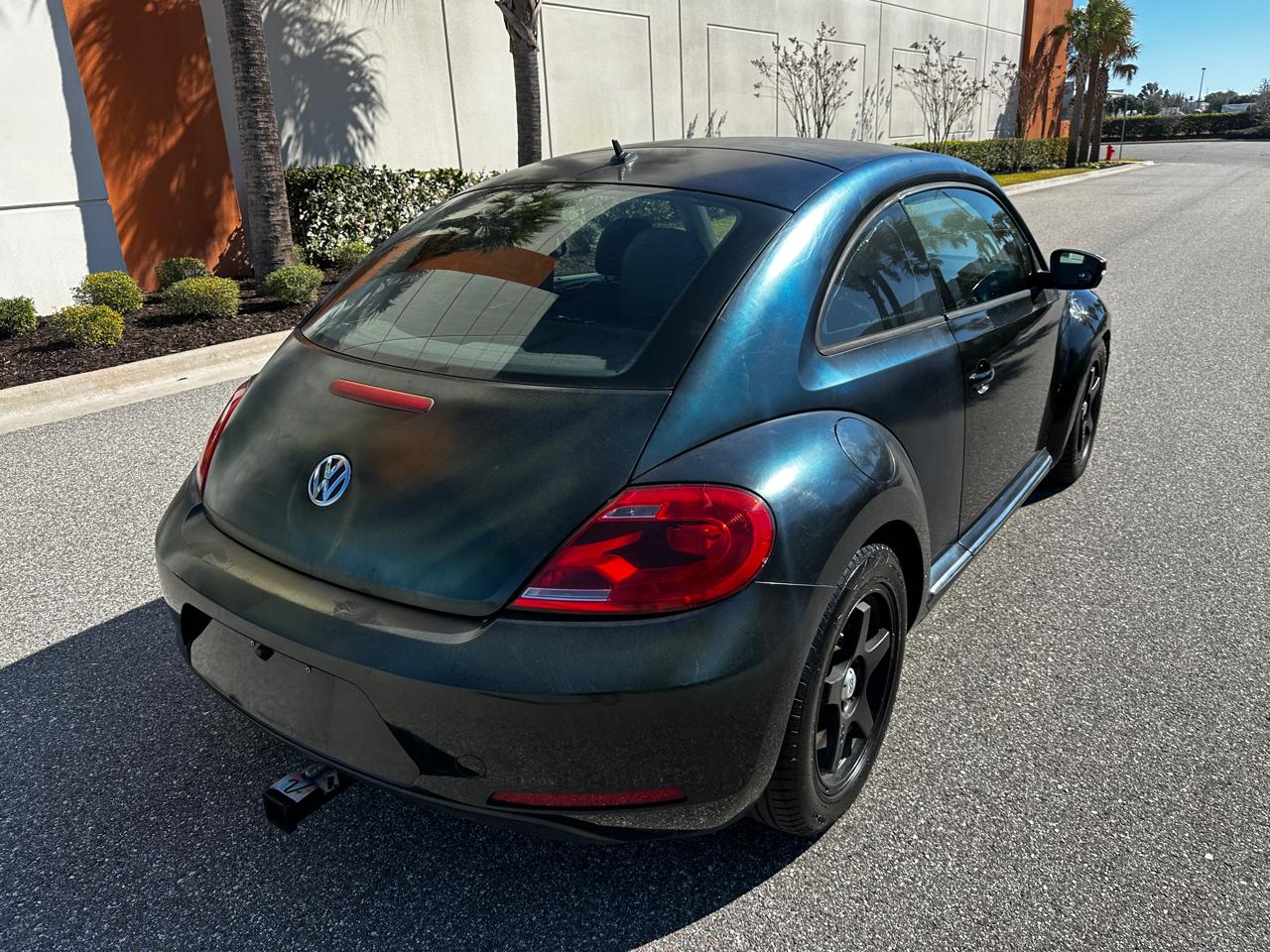 Volkswagen Beetle  2012