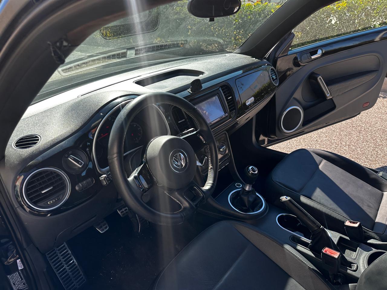 Volkswagen Beetle  2012