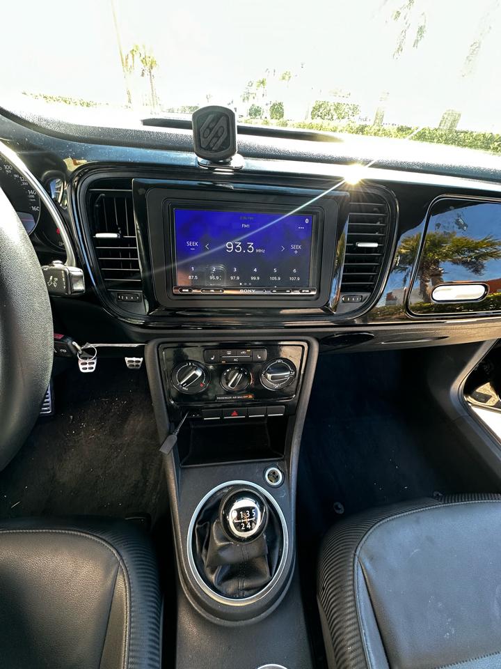 Volkswagen Beetle  2012