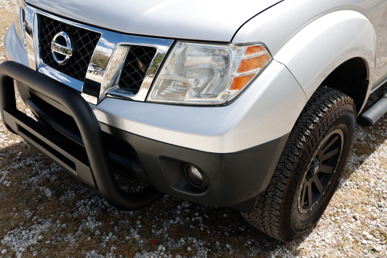 Nissan Frontier  2015