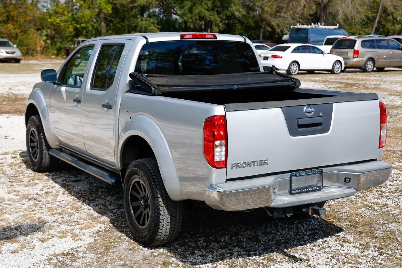 Nissan Frontier  2015