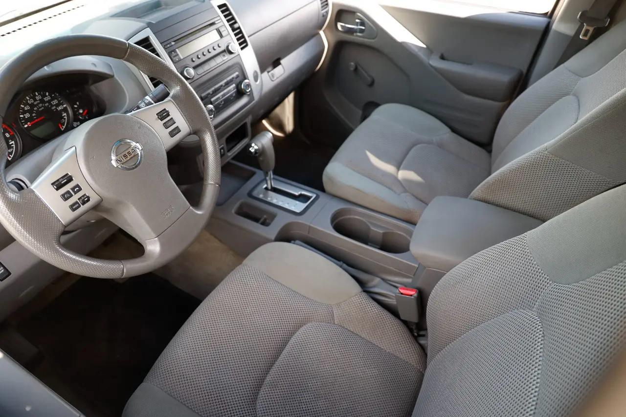 Nissan Frontier  2015