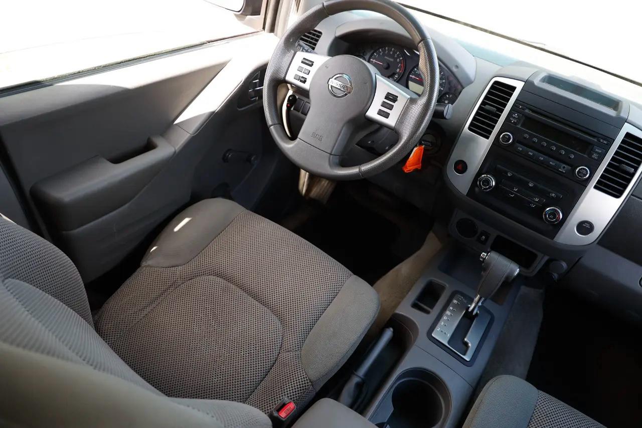 Nissan Frontier  2015