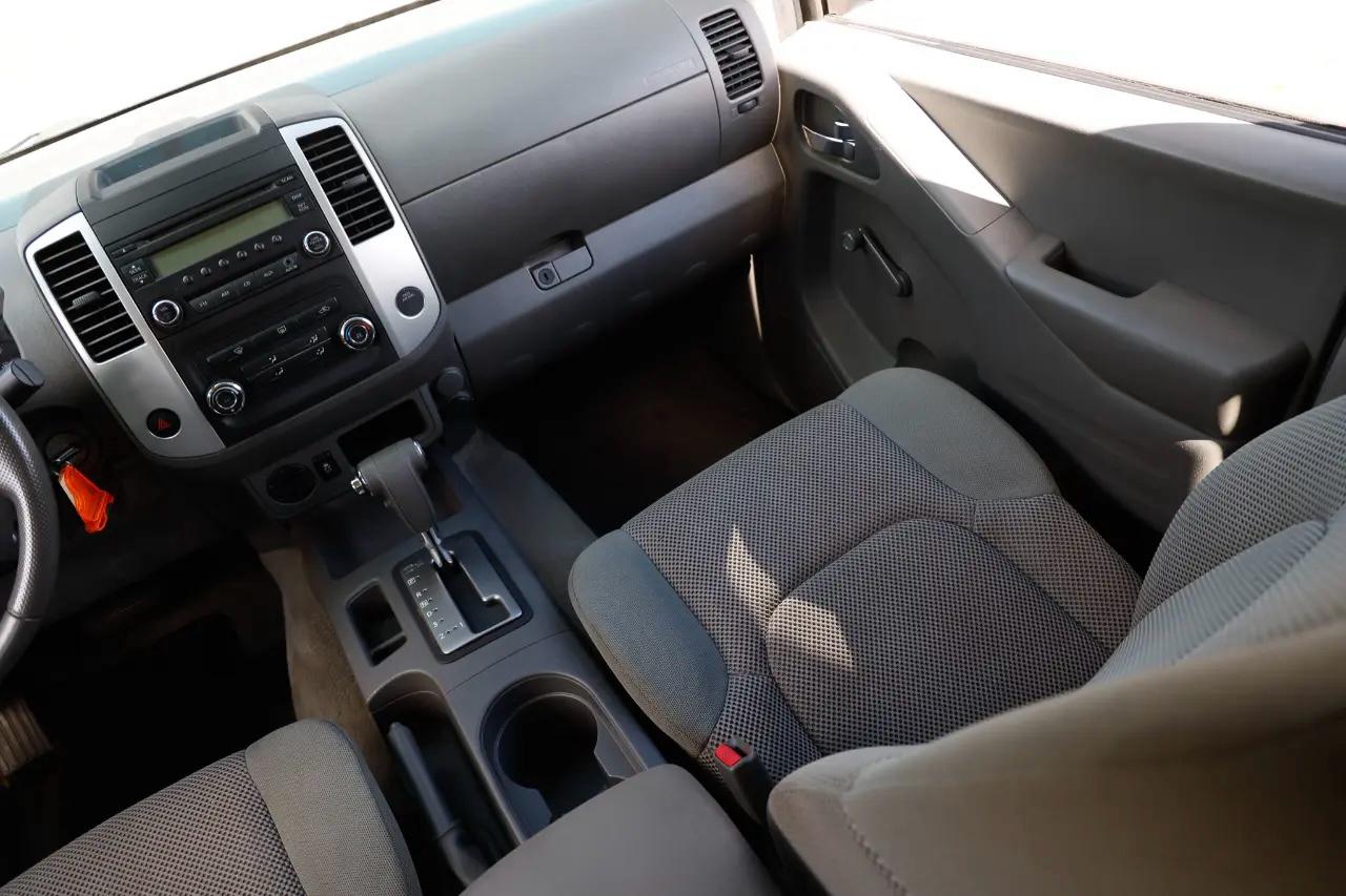 Nissan Frontier  2015