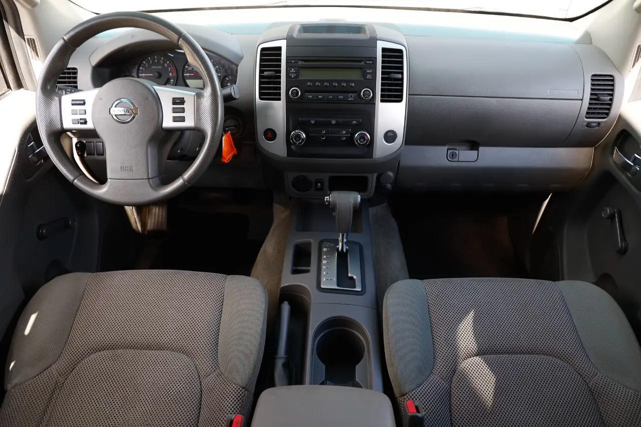 Nissan Frontier  2015