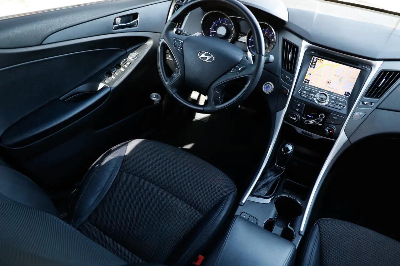 Hyundai Sonata  2013