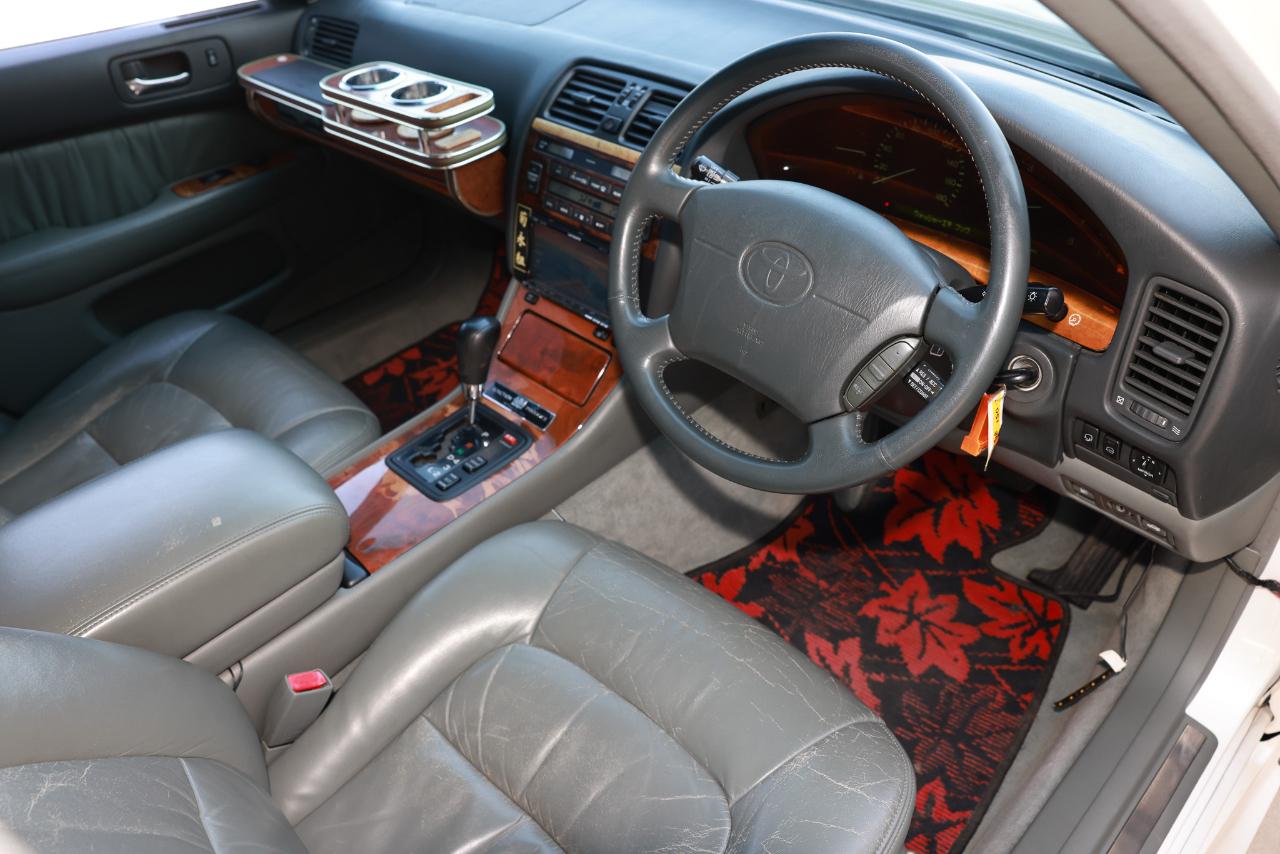 Toyota Celsior  1998