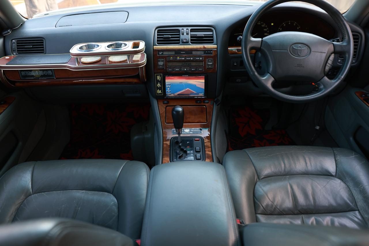 Toyota Celsior  1998