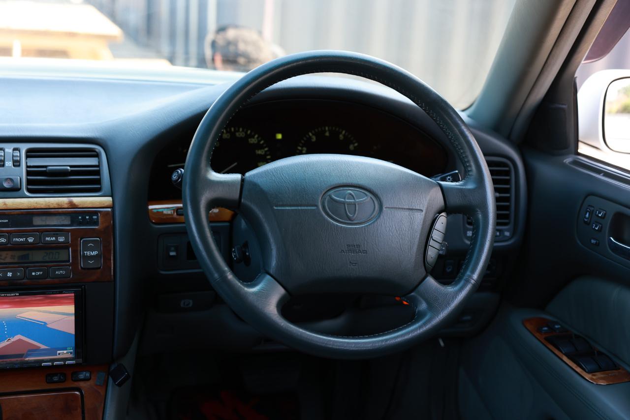 Toyota Celsior  1998