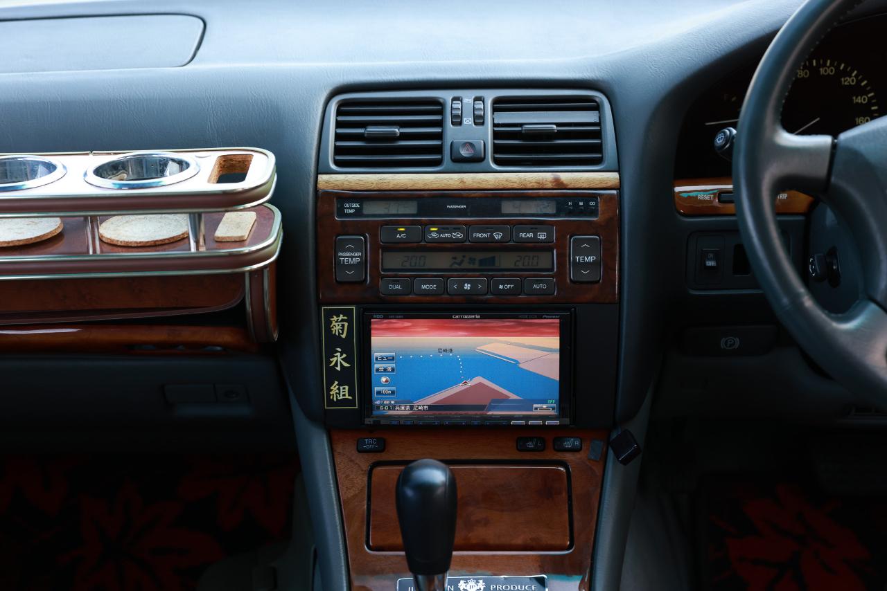 Toyota Celsior  1998