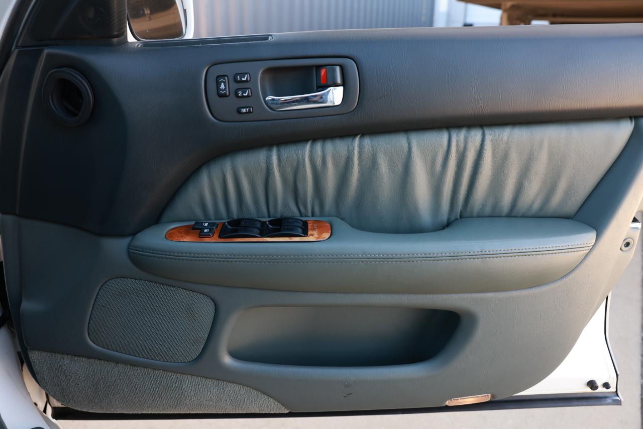 Toyota Celsior  1998