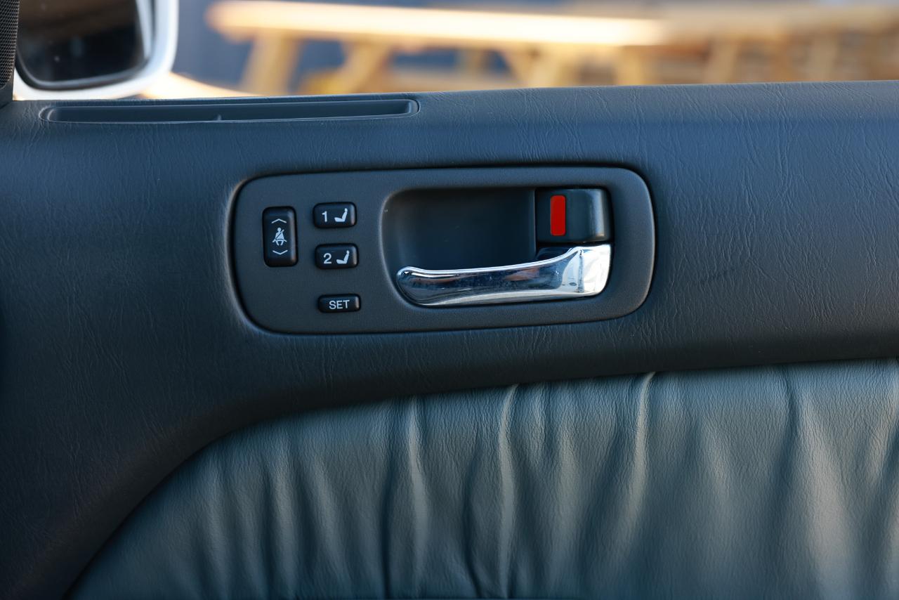 Toyota Celsior  1998