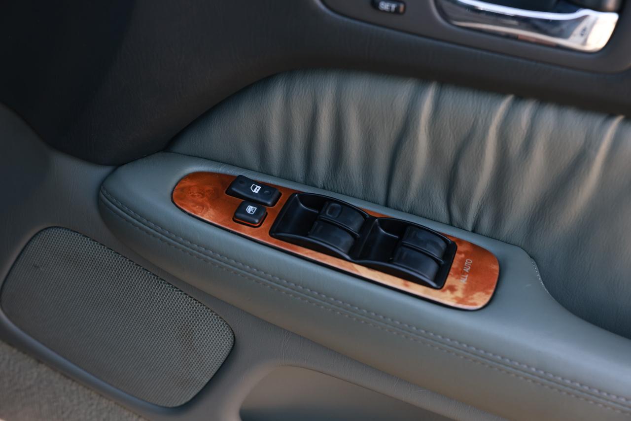 Toyota Celsior  1998