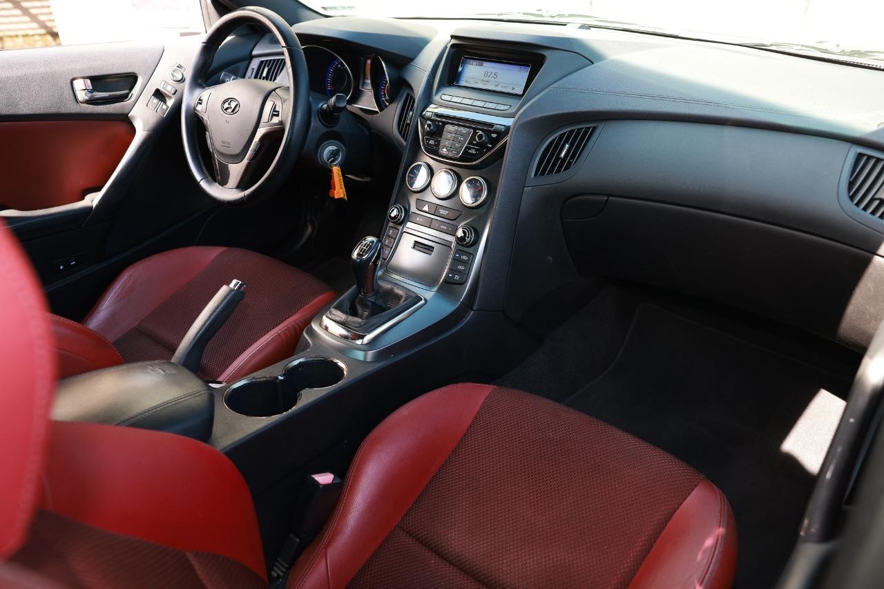 Hyundai Genesis  2013